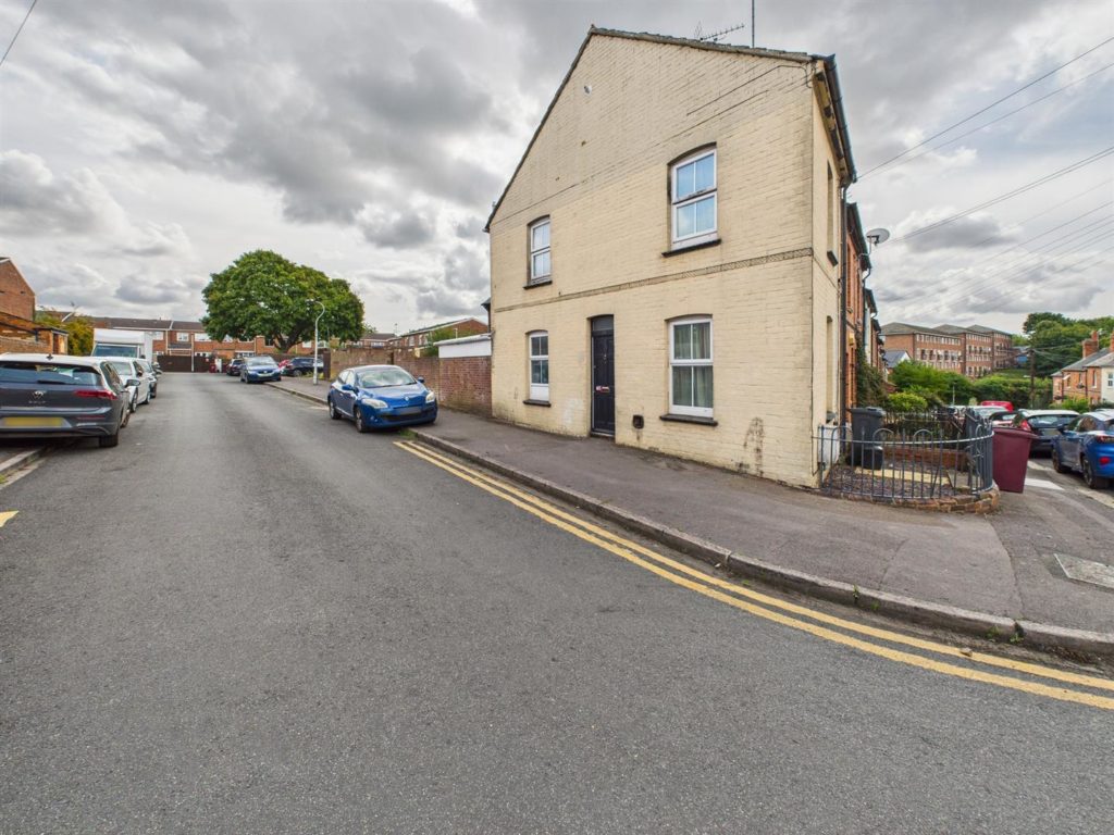 Collis Street, Reading