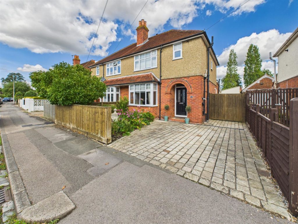 Gratwicke Road, Tilehurst, Reading