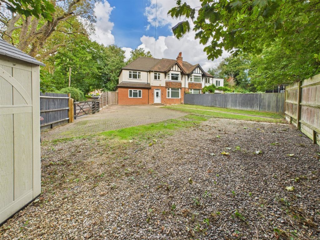 Bath Road, Reading