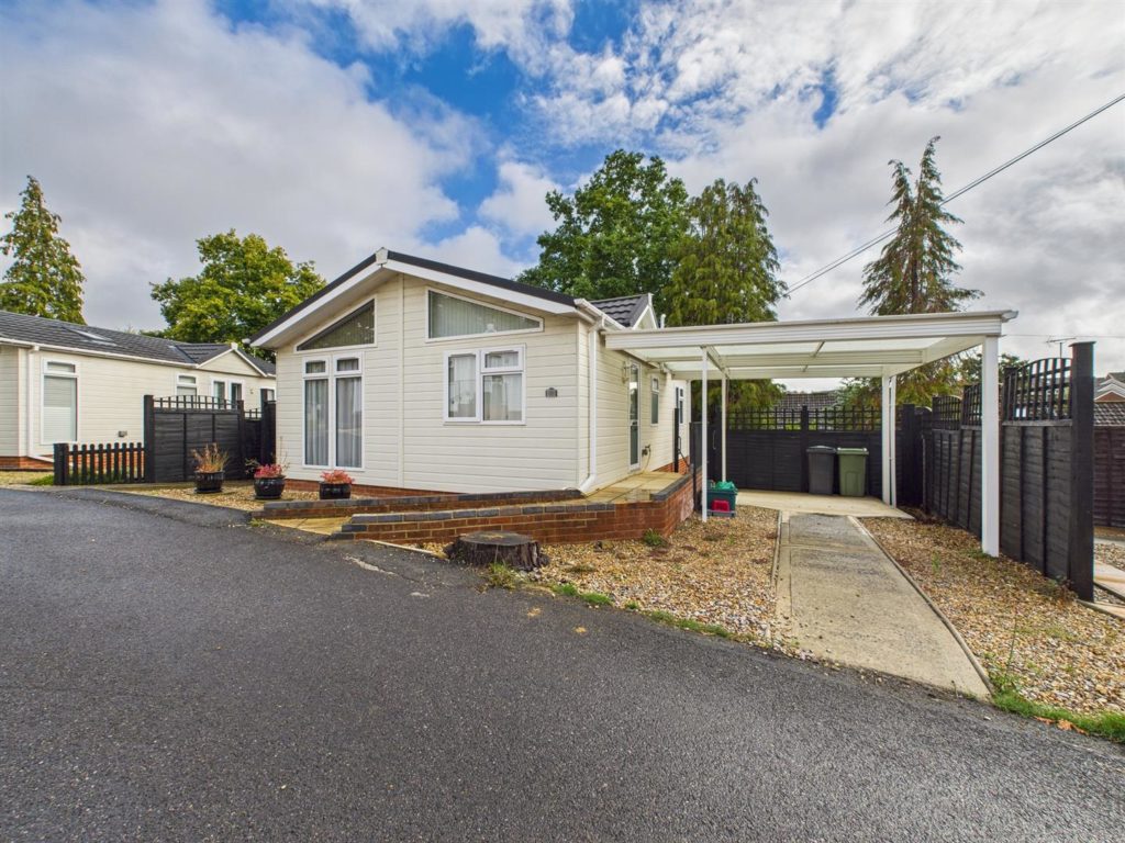 Second Avenue, Garston Park, Tilehurst