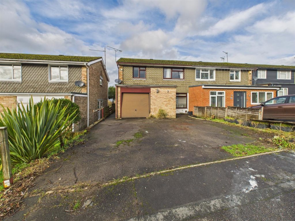 Fircroft Close, Tilehurst, Reading