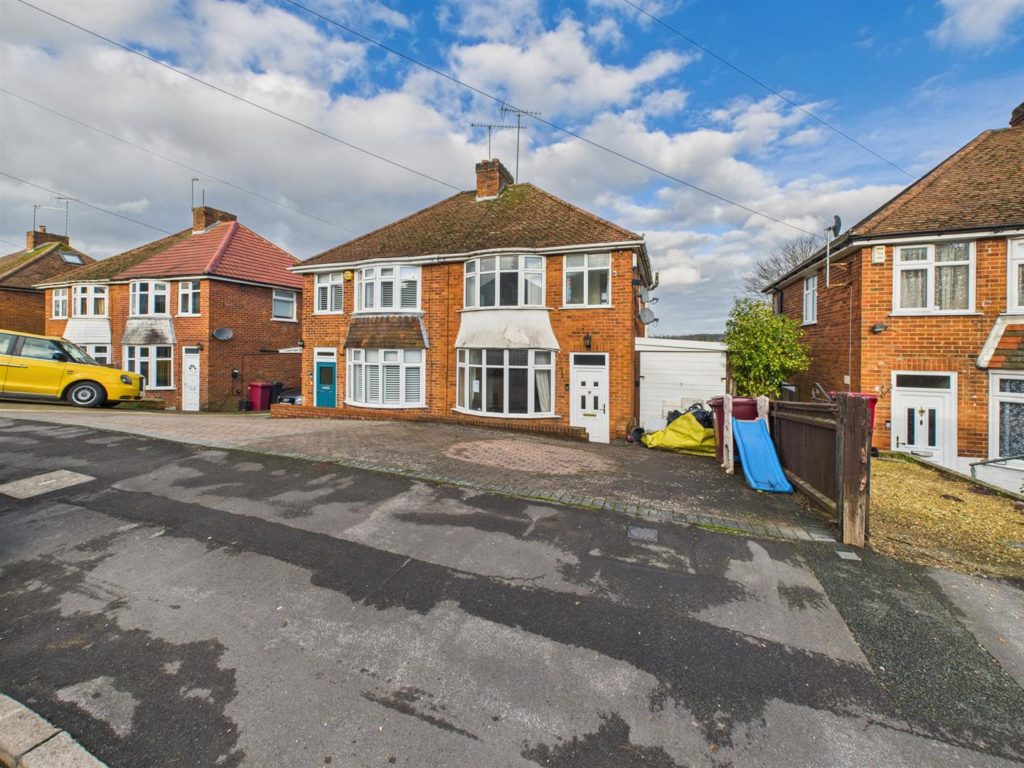 Rydal Avenue, Tilehurst, Reading