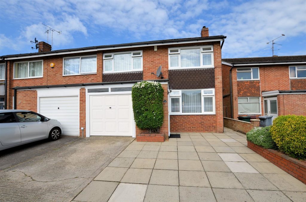 Hardwick Road, Tilehurst, Reading