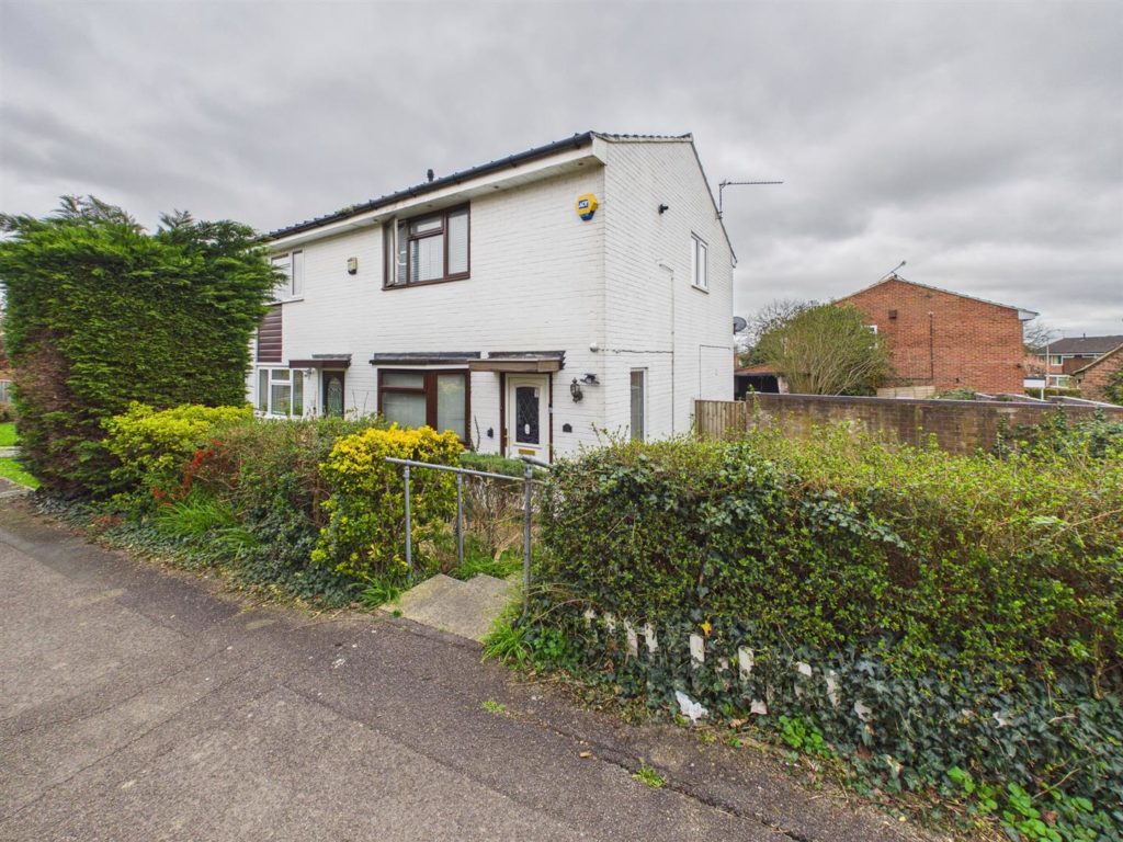 Montrose Walk, Calcot, Reading