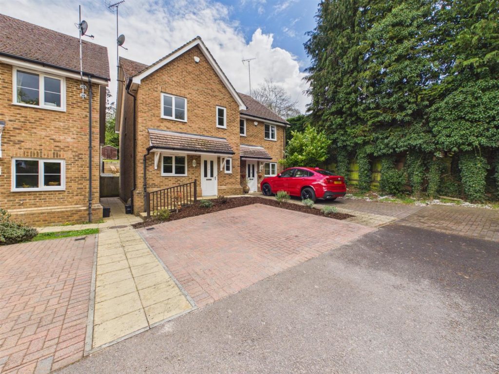 Brae View, Tilehurst, Reading