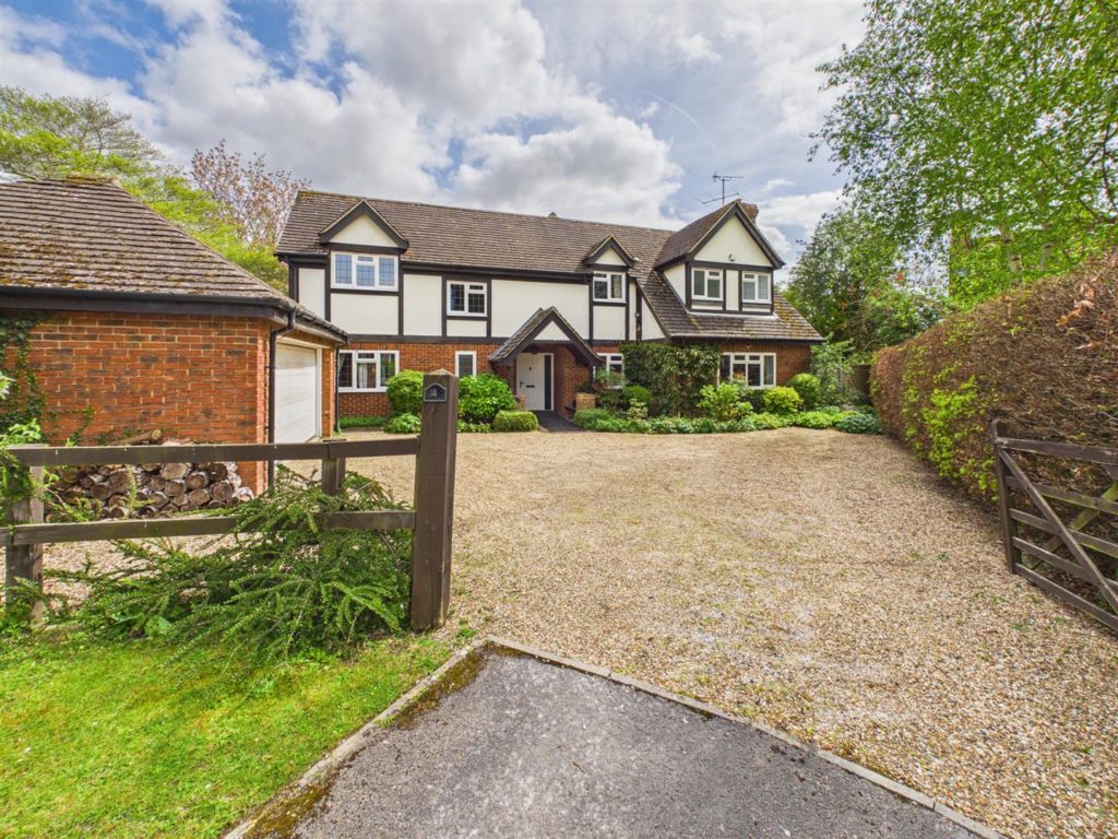 Thomson Walk, Calcot, Reading