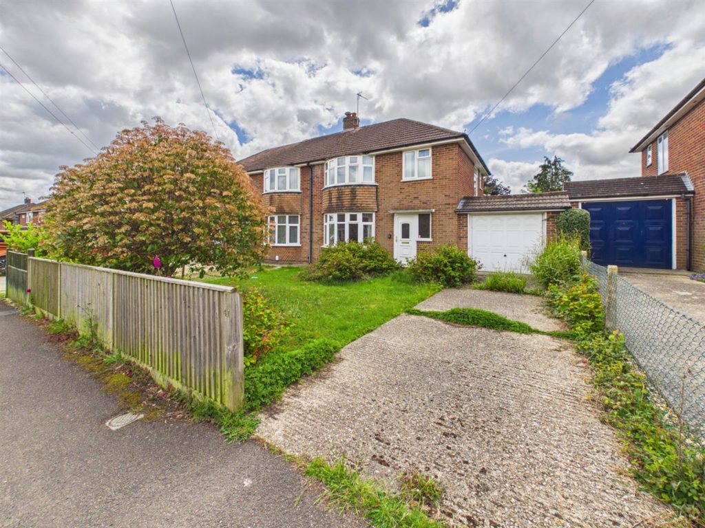 Compton Avenue, Tilehurst, Reading