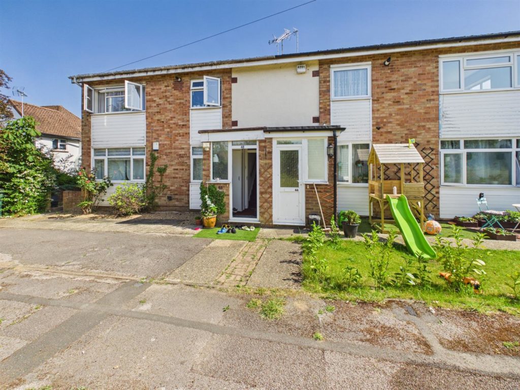 Mowbray Drive, Tilehurst, Reading