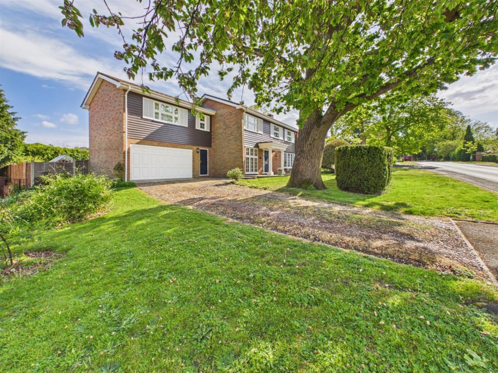 Oak Tree Road, Tilehurst, Reading