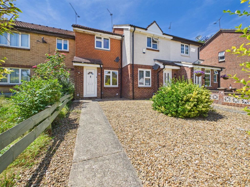 Huscarle Way, Tilehurst, Reading