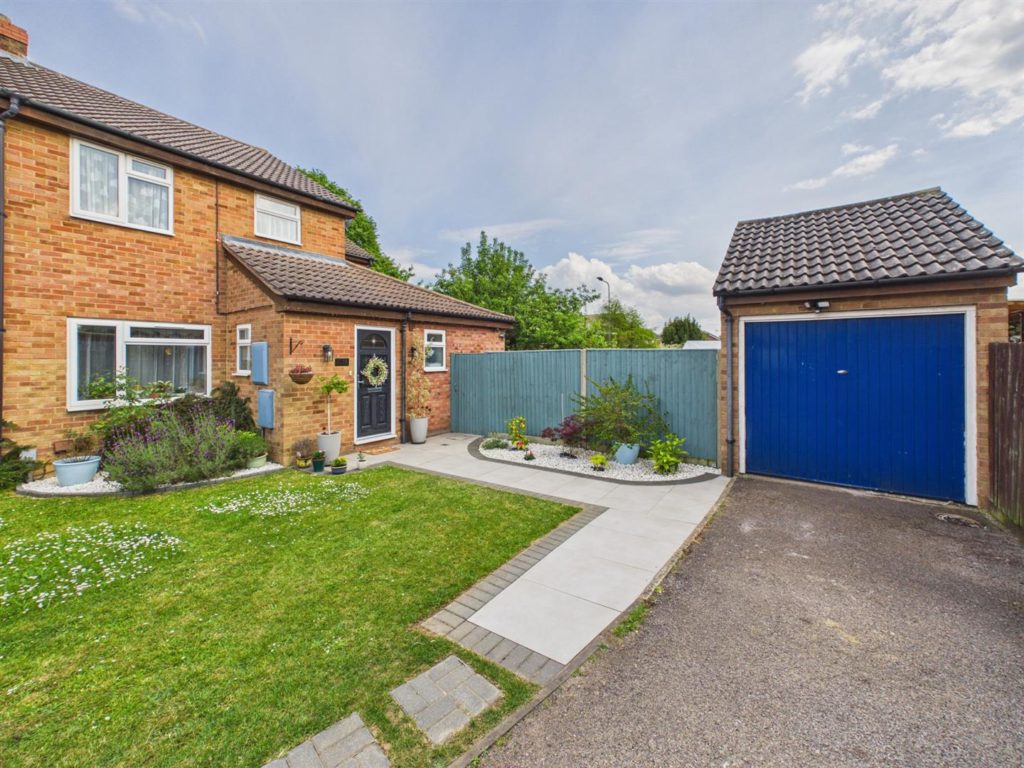 Colston Close, Calcot, Reading