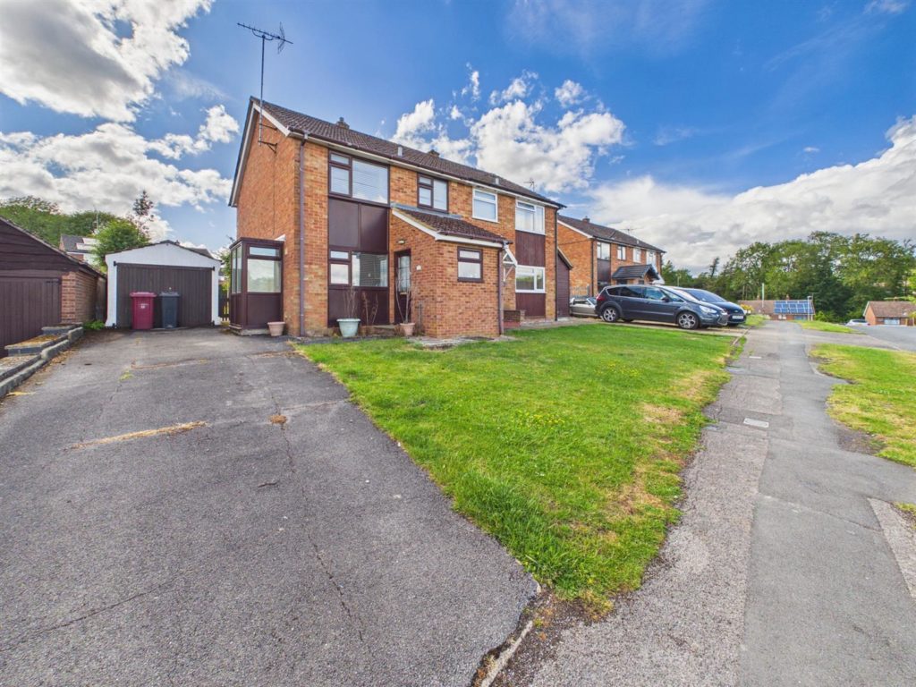 Stoneham Close, Tilehurst, Reading
