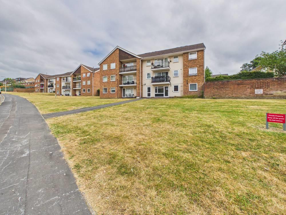 Robin Way, Tilehurst, Reading