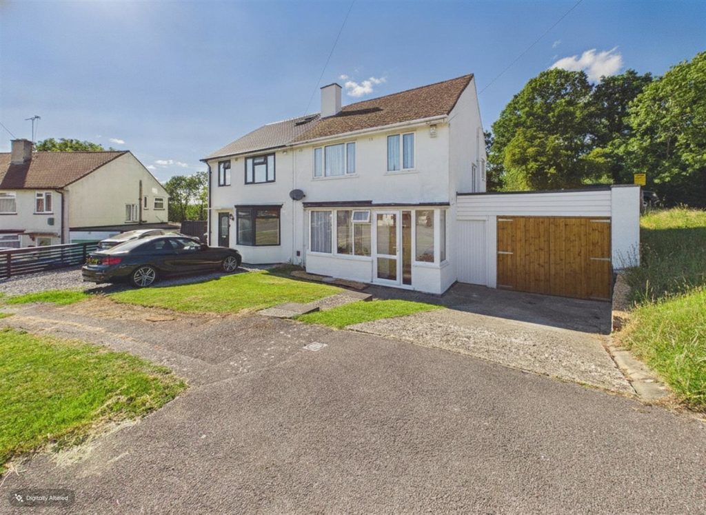 Garston Crescent, Calcot, Reading