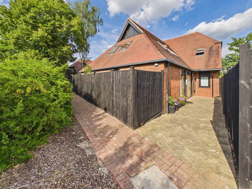Old Grange Close, Calcot, Reading