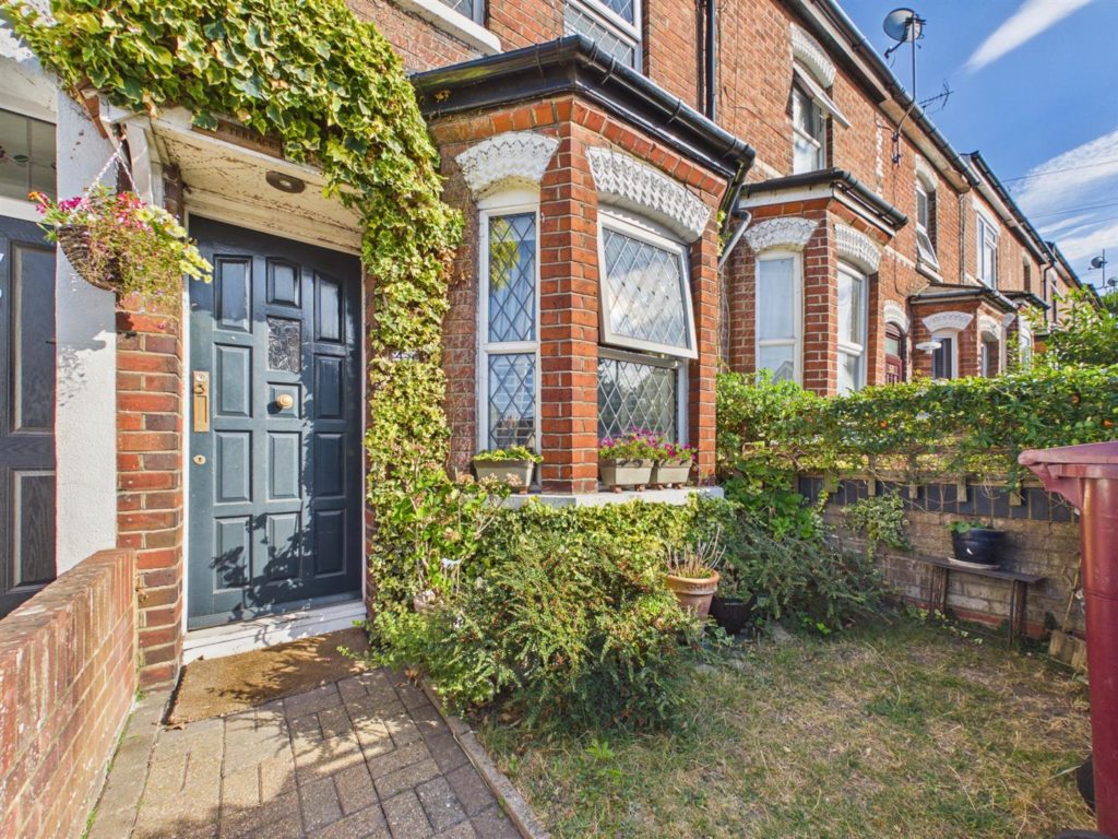 Grovelands Road, Reading