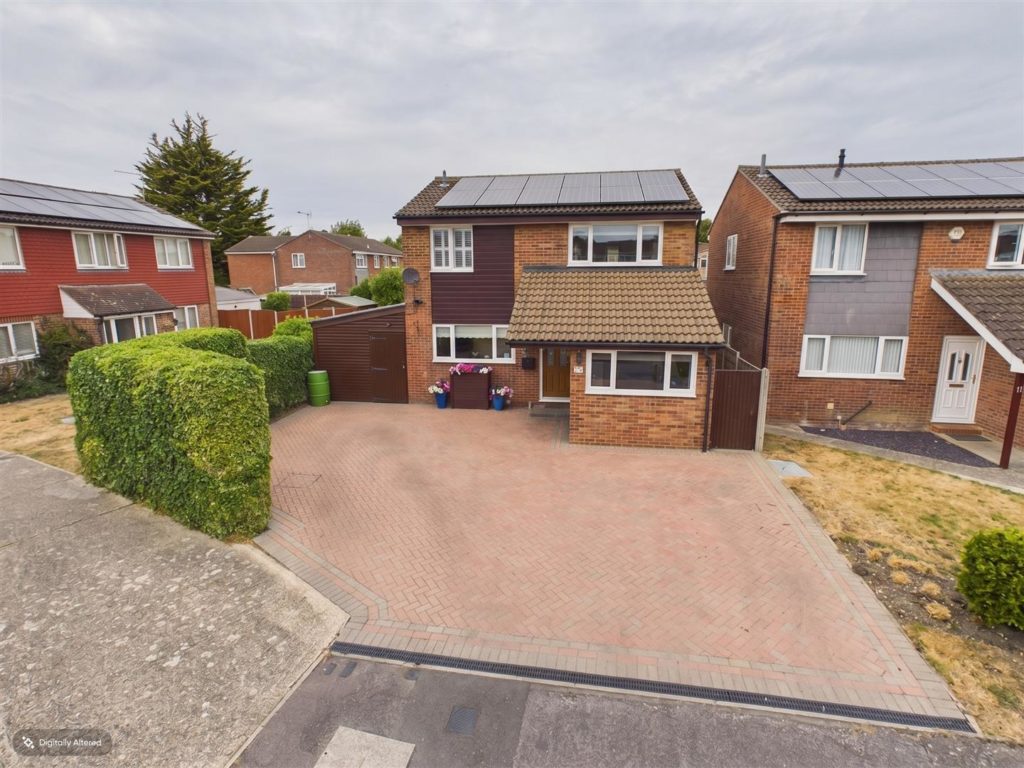Hawkesbury Drive, Calcot, Reading