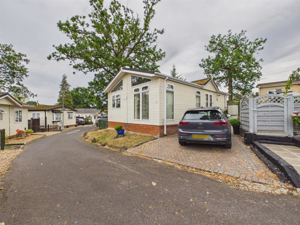 Garston Park, Tilehurst, Reading